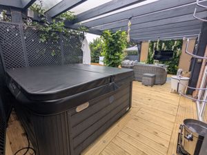 Photo 8- click for photo gallery